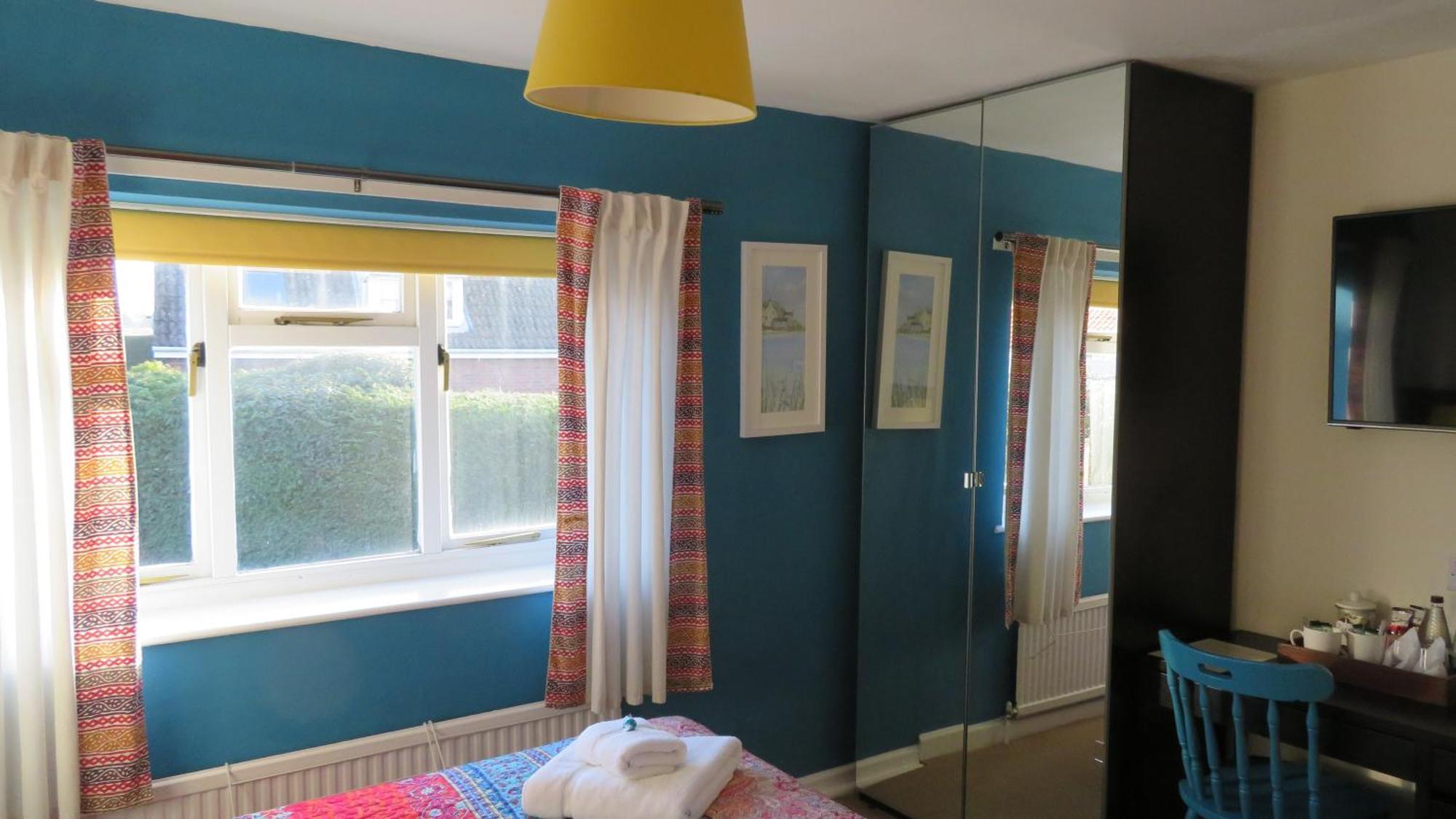 The Wheatsheaf Hotel Mundesley Bagian luar foto